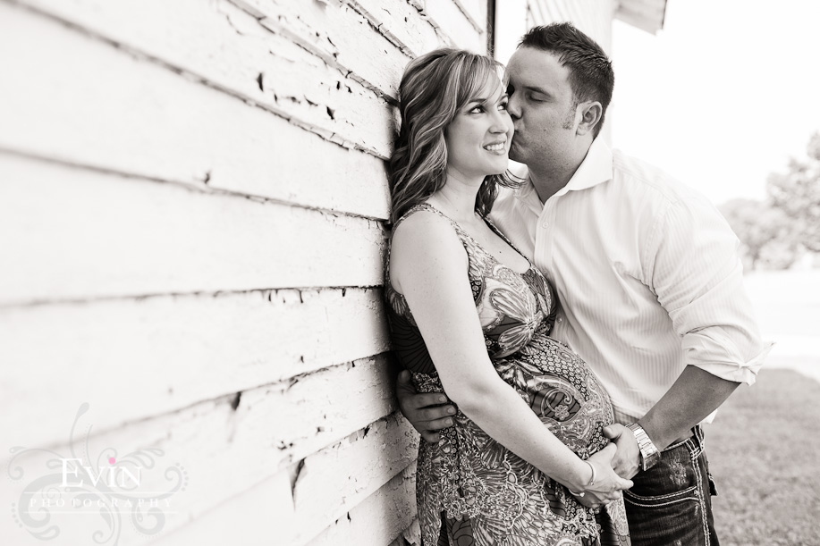 Maternity Photos taken at Harlinsdale Farm in Historic Franklin, TN by Evin Photography (12)