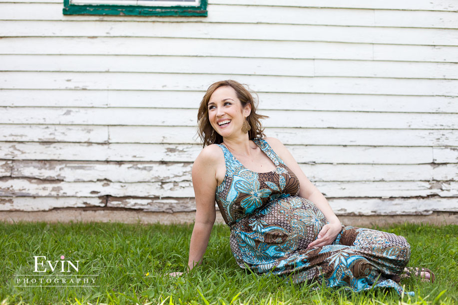 Maternity Photos taken at Harlinsdale Farm in Historic Franklin, TN by Evin Photography (11)