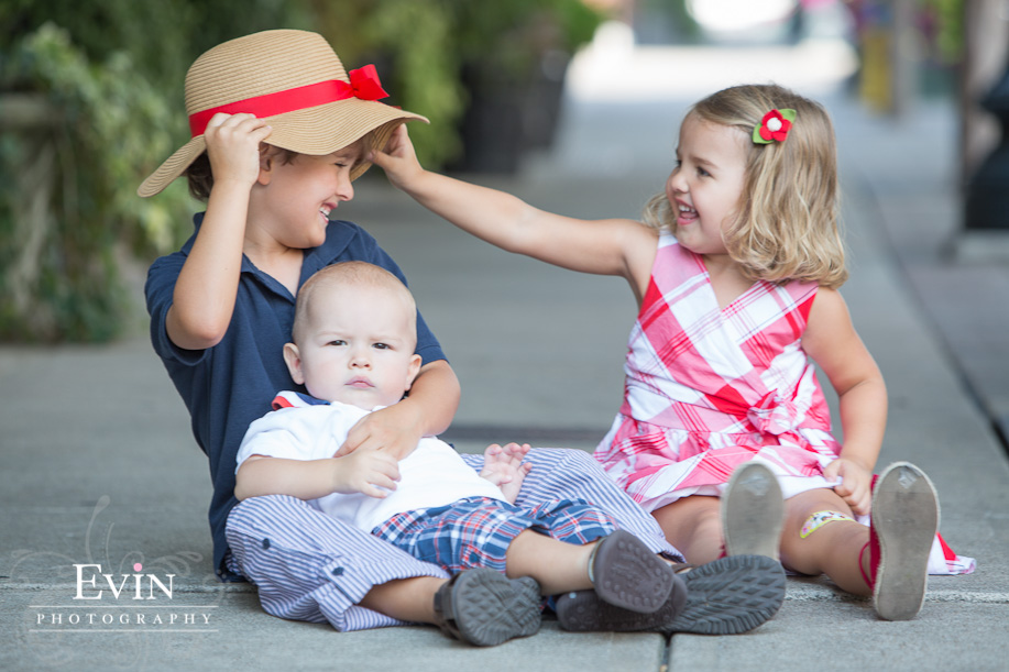 Family Portraits in Downtown Franklin by Photographer Evin Krehbiel