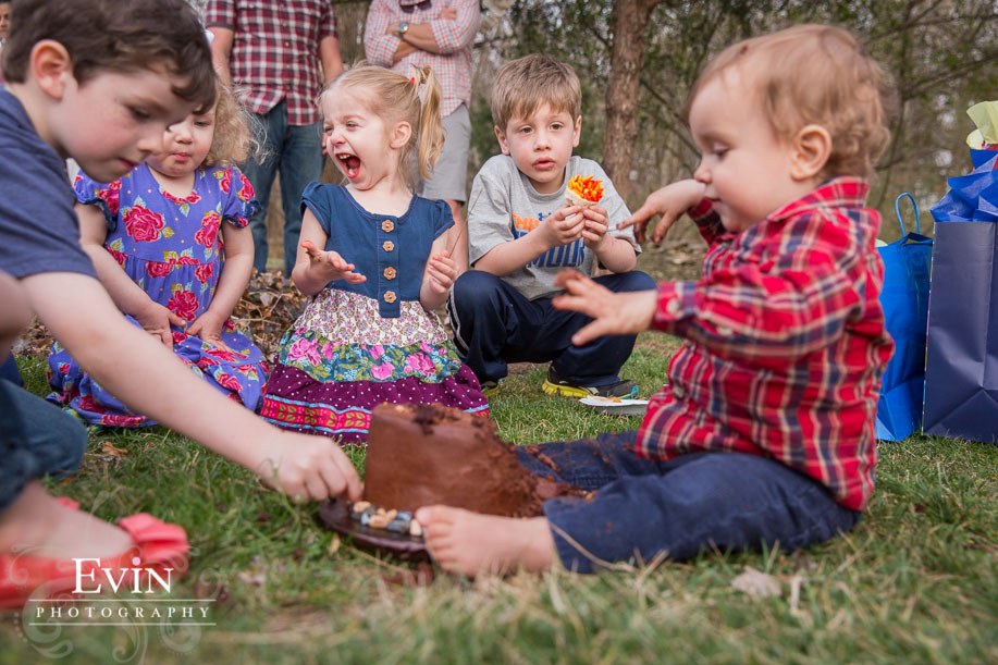 Campfire first birthday party by wedding and portrait photographer Evin Photography (30)