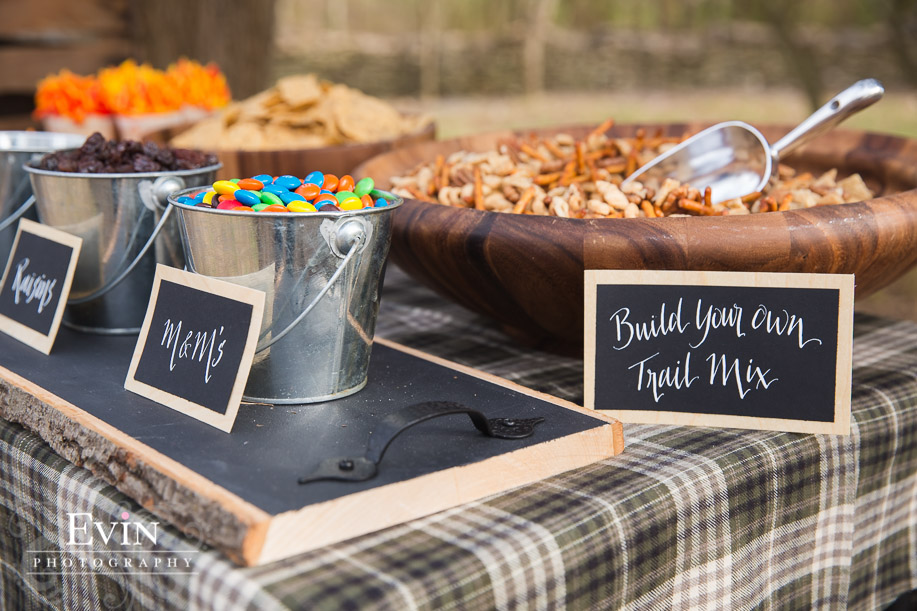 Campfire first birthday party by wedding and portrait photographer Evin Photography (11)