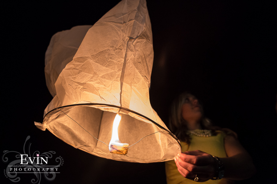 Old Hickory Lake Wedding with floating lanterns in Nashville, TN wedding photographer Evin Photography (30)