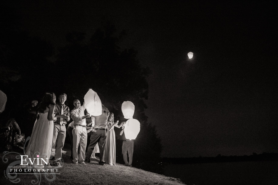 Old Hickory Lake Wedding with floating lanterns in Nashville, TN wedding photographer Evin Photography (36)