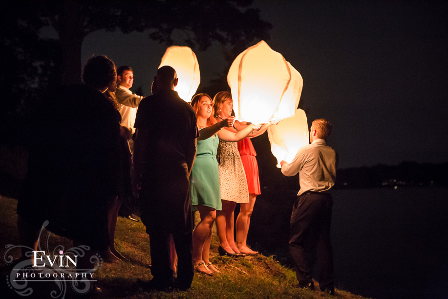 Old Hickory Lake Wedding with floating lanterns in Nashville, TN wedding photographer Evin Photography (35)