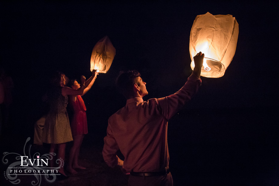 Old Hickory Lake Wedding with floating lanterns in Nashville, TN wedding photographer Evin Photography (34)