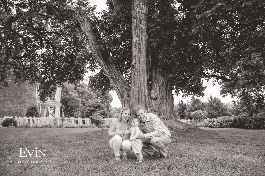One_Year_Child_Family_Portraits_Carnton_Plantation_Franklin_TN-Evin Photography-10