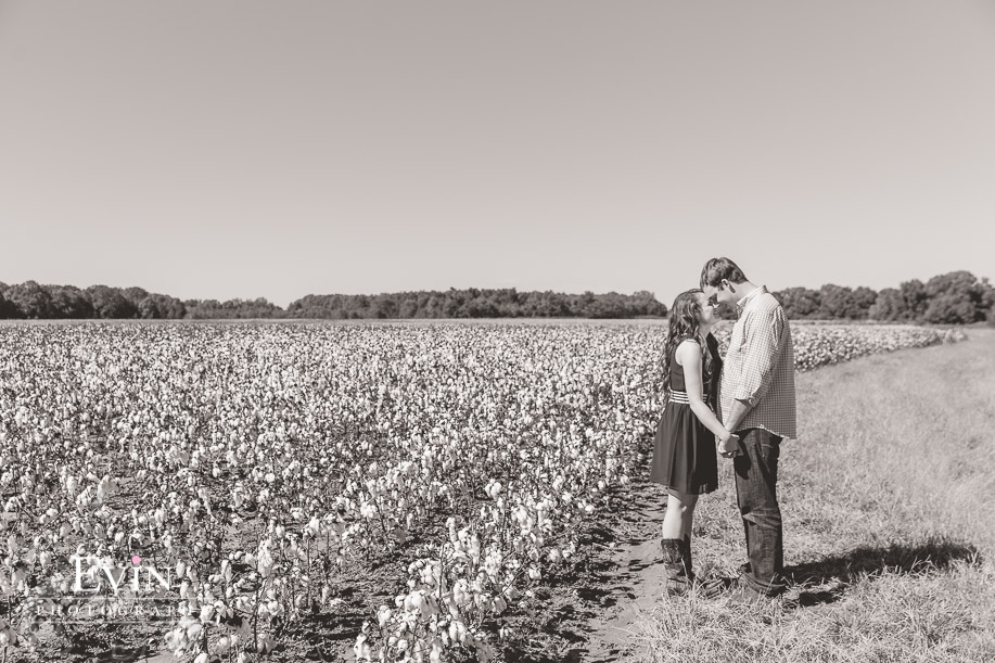 Cotton_Field_Engagement_Photos_TN-Evin Photography-4