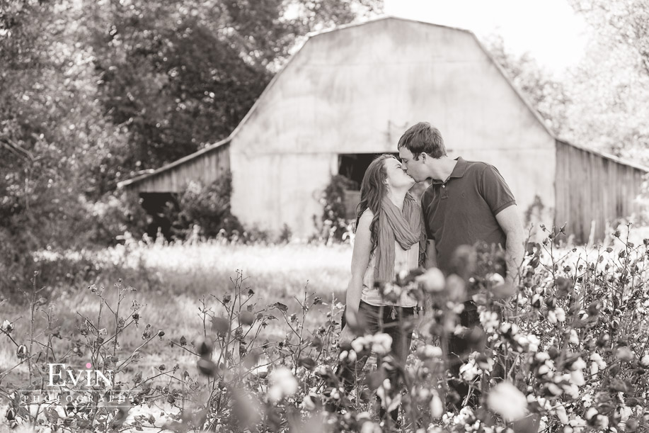 Cotton_Field_Engagement_Photos_TN-Evin Photography-7