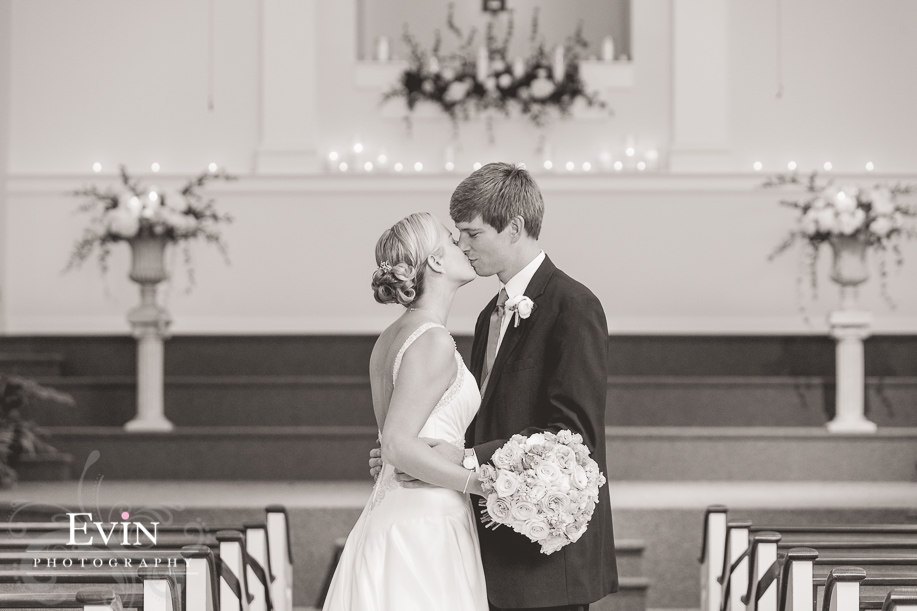 Grassland_Heights_Baptist_Wedding_Franklin_TN-Evin Photography-5