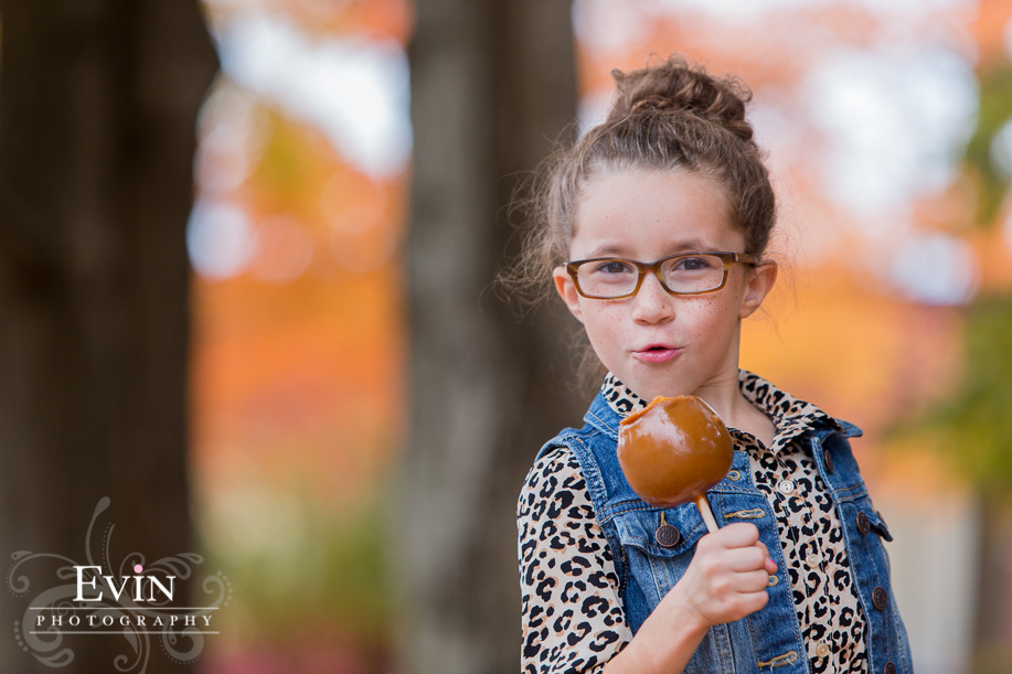 Child_Fall_Photos_Downtown_Franklin_TN-Evin Photography-3
