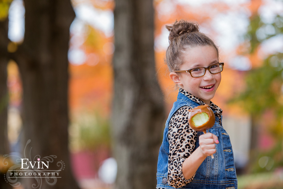 Child_Fall_Photos_Downtown_Franklin_TN-Evin Photography-6