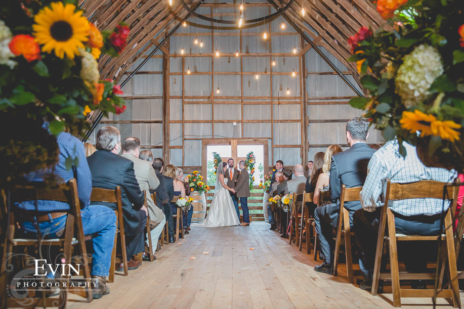 Lilac_Farms_Arrington_Vineyards_Wedding_Nashville_TN-Evin Photography-17