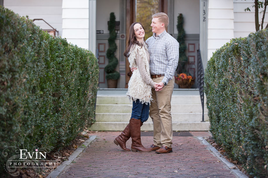 Downtown_Franklin_Engagement_Photos-Evin Photography-3
