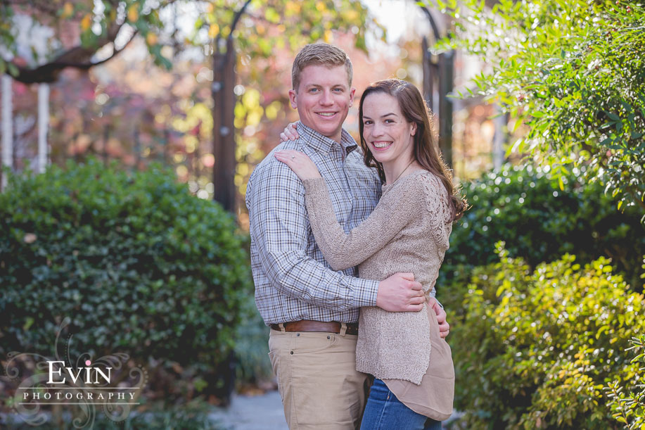 Downtown_Franklin_Engagement_Photos-Evin Photography-4