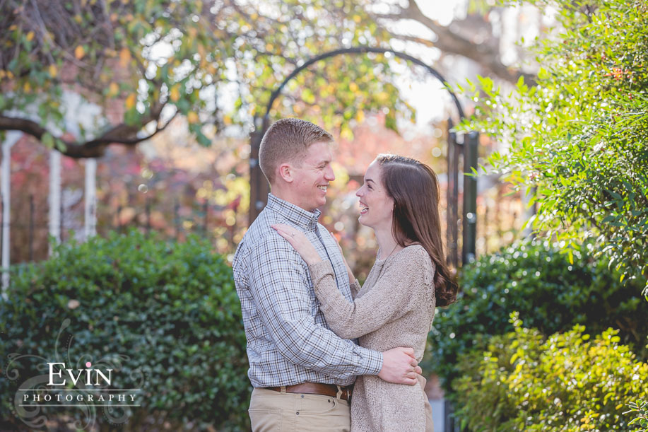 Downtown_Franklin_Engagement_Photos-Evin Photography-5
