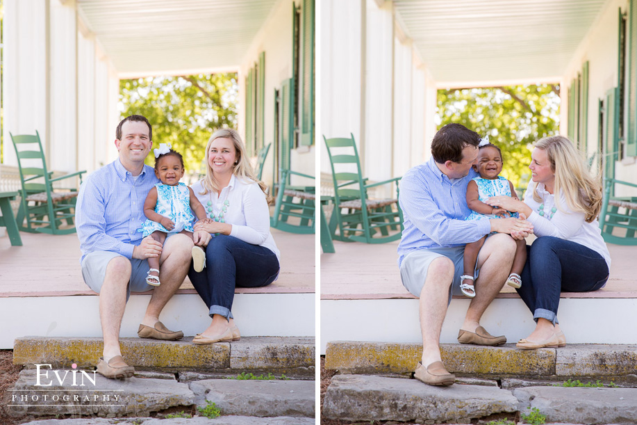 Family_Portraits_at_Carnton_Plantation_Downtown_Franklin_TN-Evin Photography-11&12