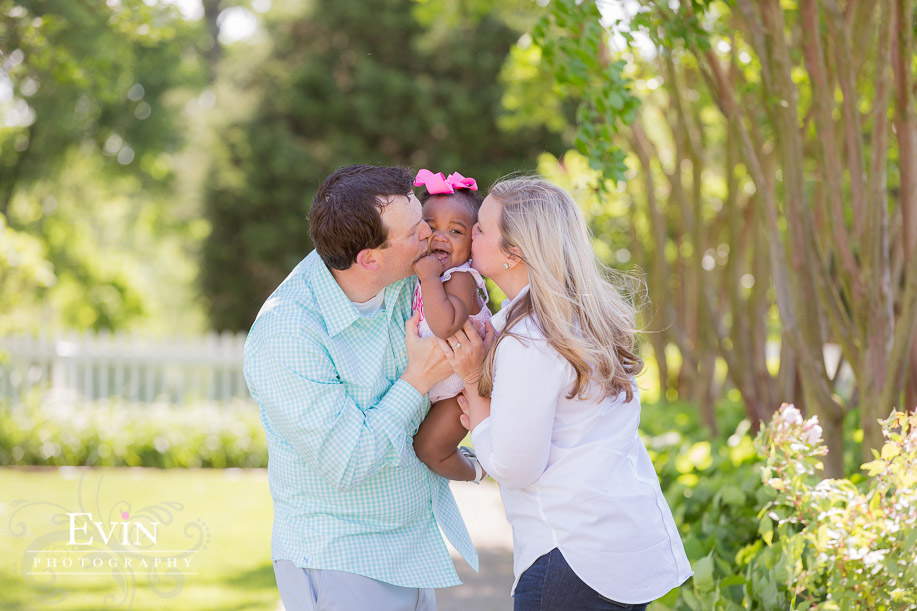 Family_Portraits_at_Carnton_Plantation_Downtown_Franklin_TN-Evin Photography-8
