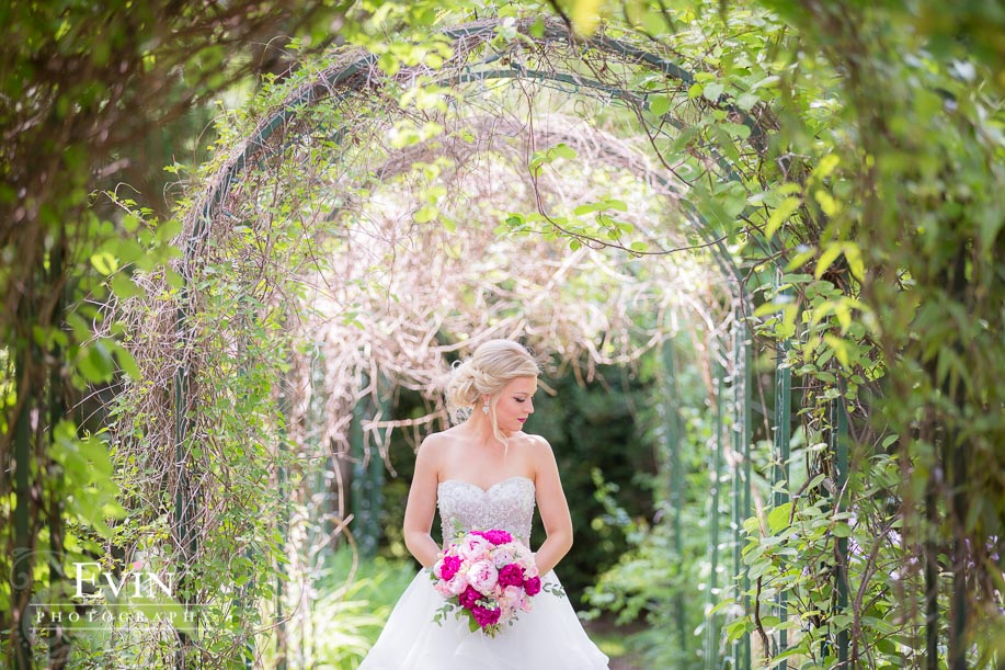 Bridal_Portraits_Riverwood_Mansion_Nashville_TN_Wedding_Venue-Evin Photography-4