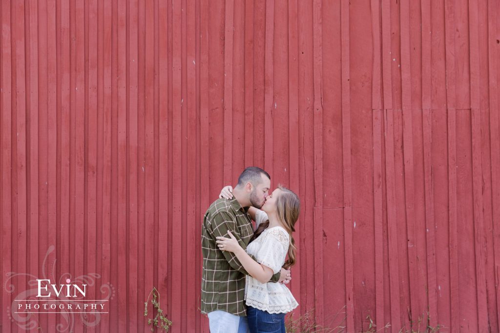 private_farm_engagement_photo_session-evin-photography-17