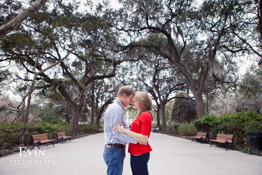 Savannah, GA Engagement Photos by Wedding Photographer Evin Photography